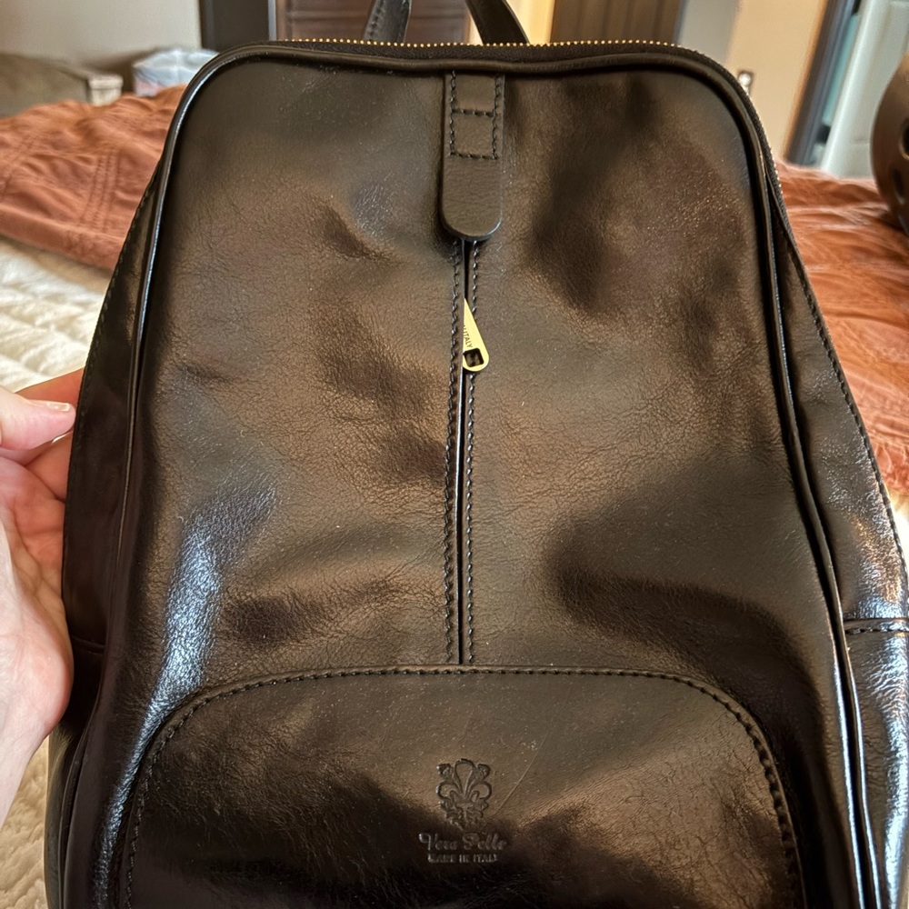 Vera Pelle Rich Black Leather Backpack.